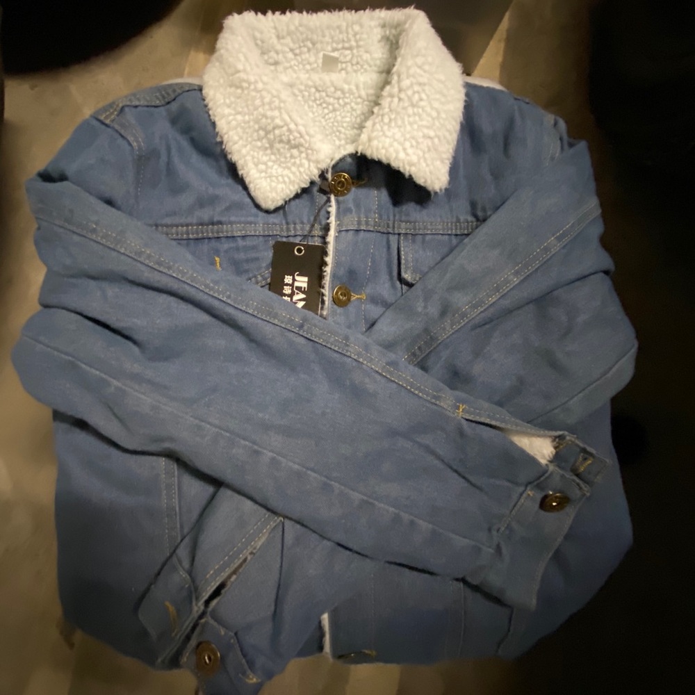 Jean jacket w/feaux sherpa wool inside/collar